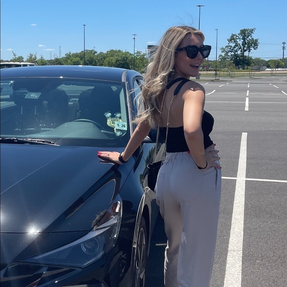 Meet your Posher, Alia - Picture 2 of 6